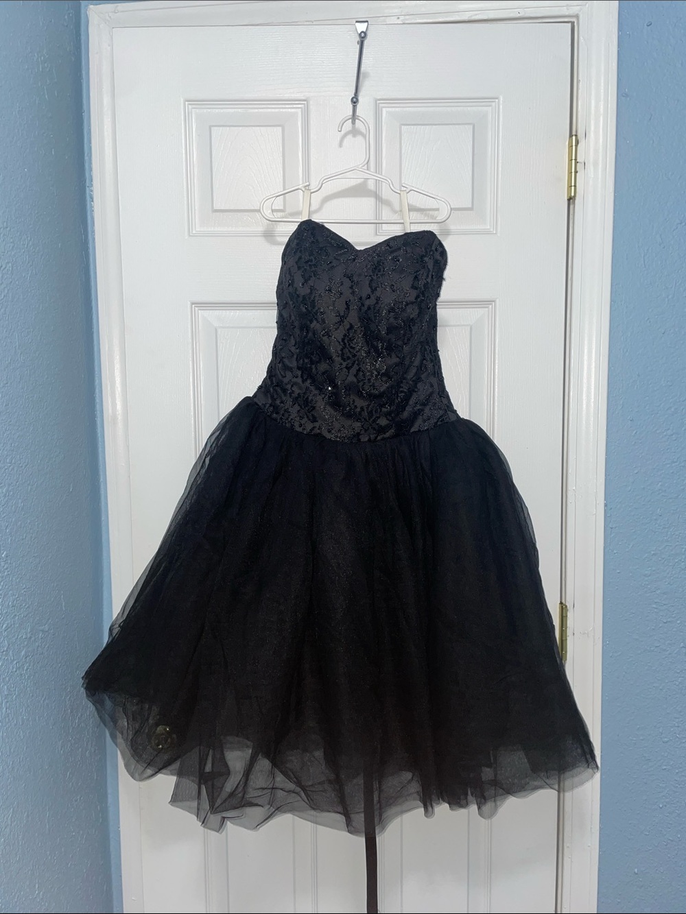 *NEVER WORN* Black Strapless Tulle Party Dress for home coming